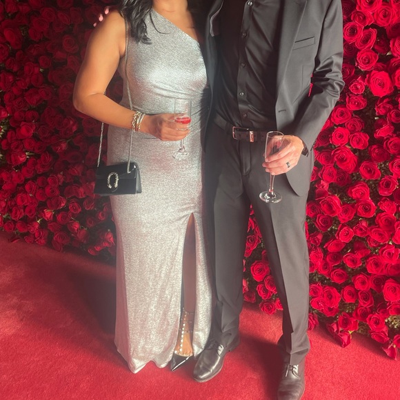 Adriana Papell One Shoulder long Silver Dress - Picture 4 of 4